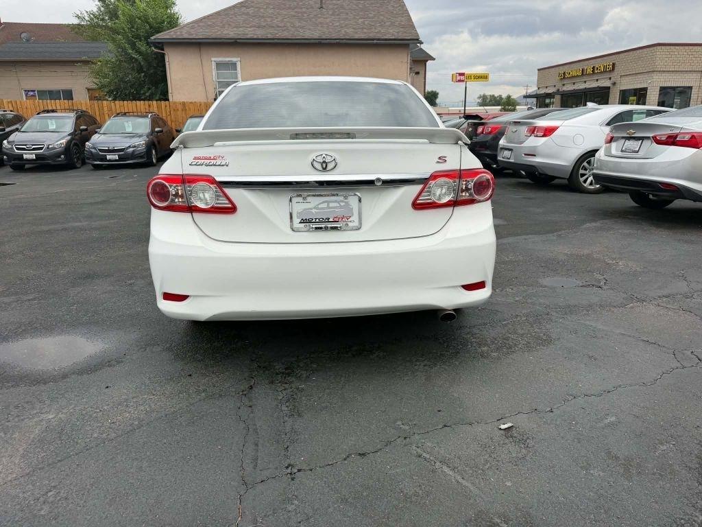 Toyota Corolla S 5-Speed MT 2013