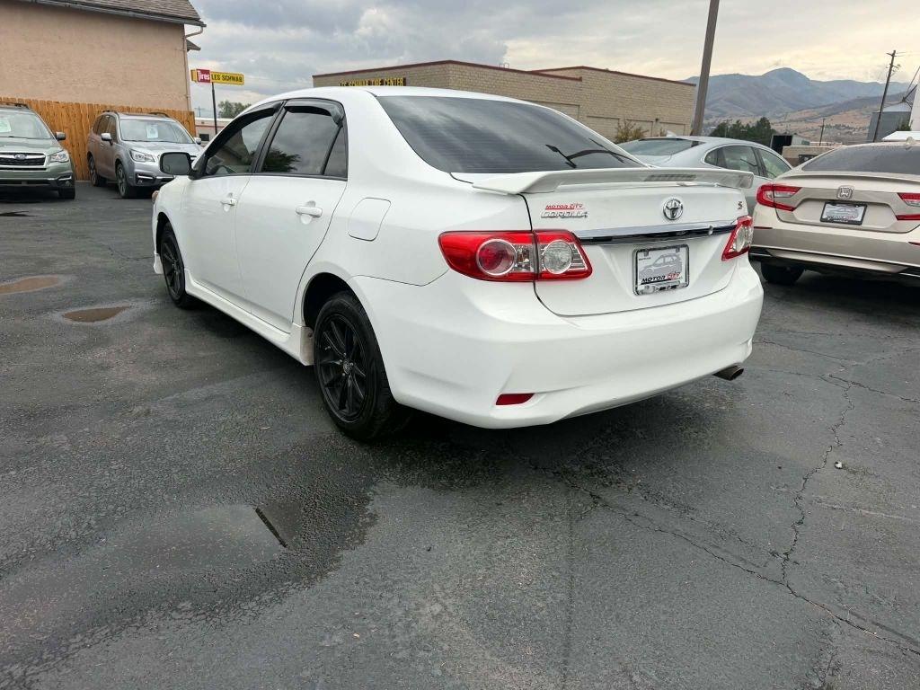 Toyota Corolla S 5-Speed MT 2013