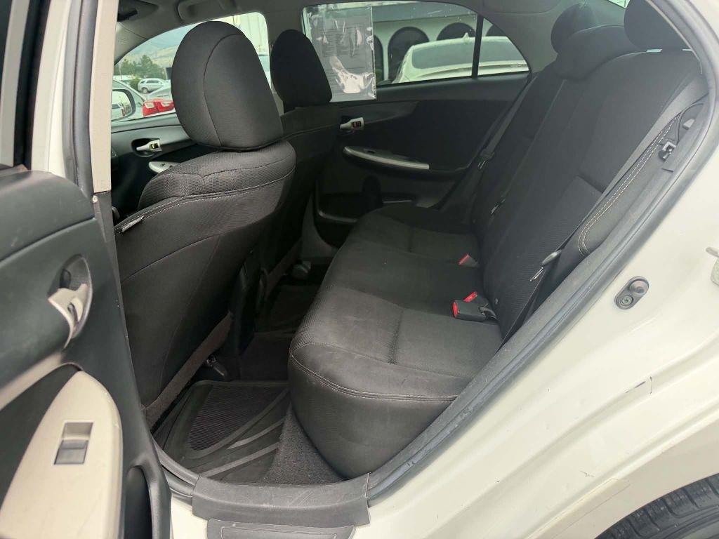 Toyota Corolla S 5-Speed MT 2013