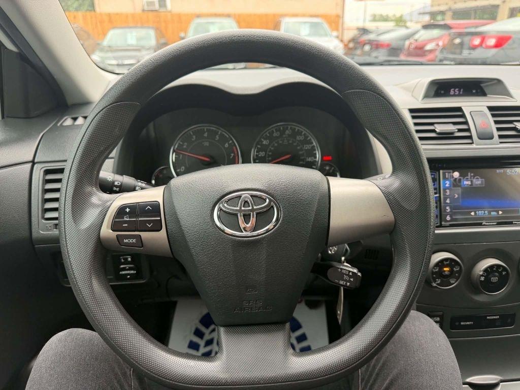Toyota Corolla S 5-Speed MT 2013