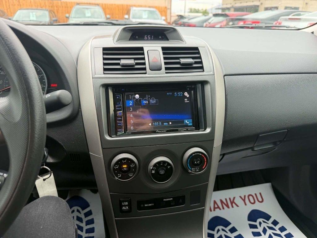 Toyota Corolla S 5-Speed MT 2013