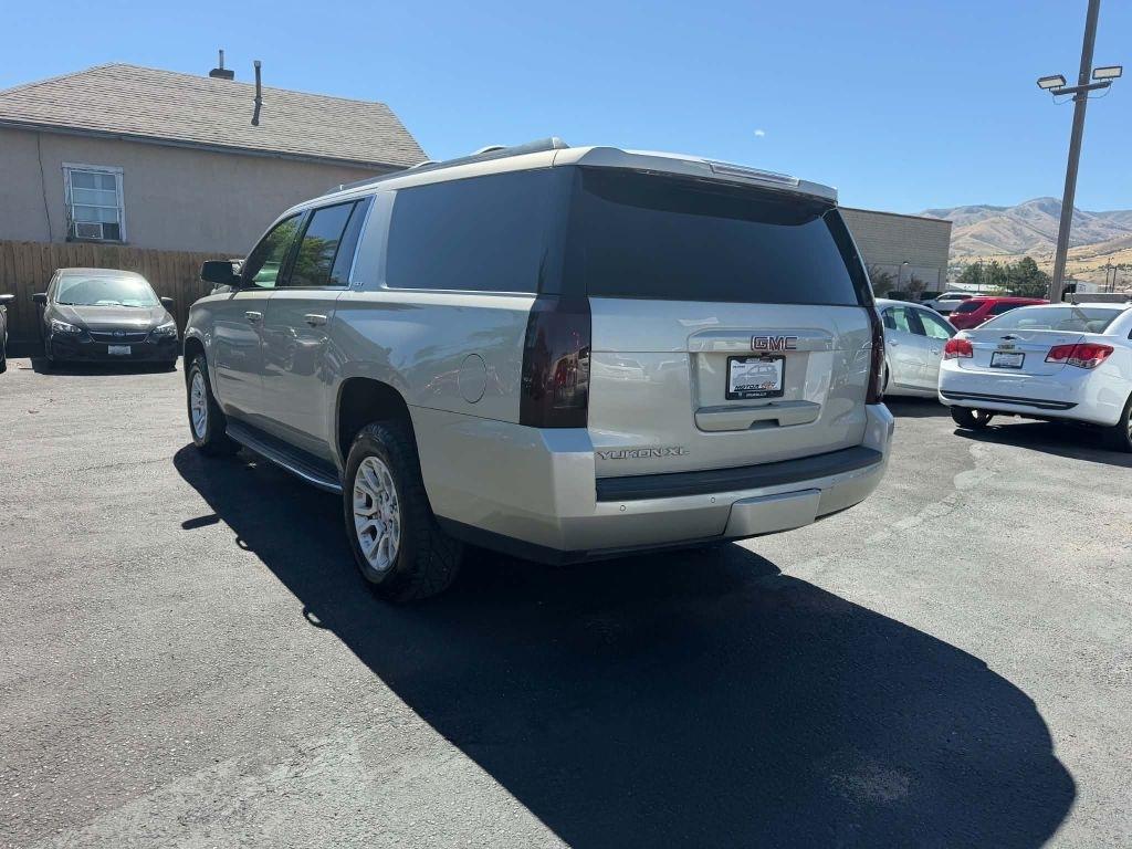GMC Yukon XL SLT 4WD 2017