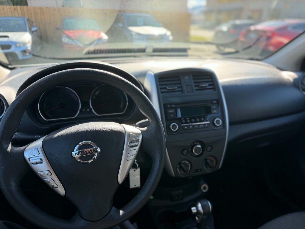 Nissan Versa 1.6 S 5M 2017