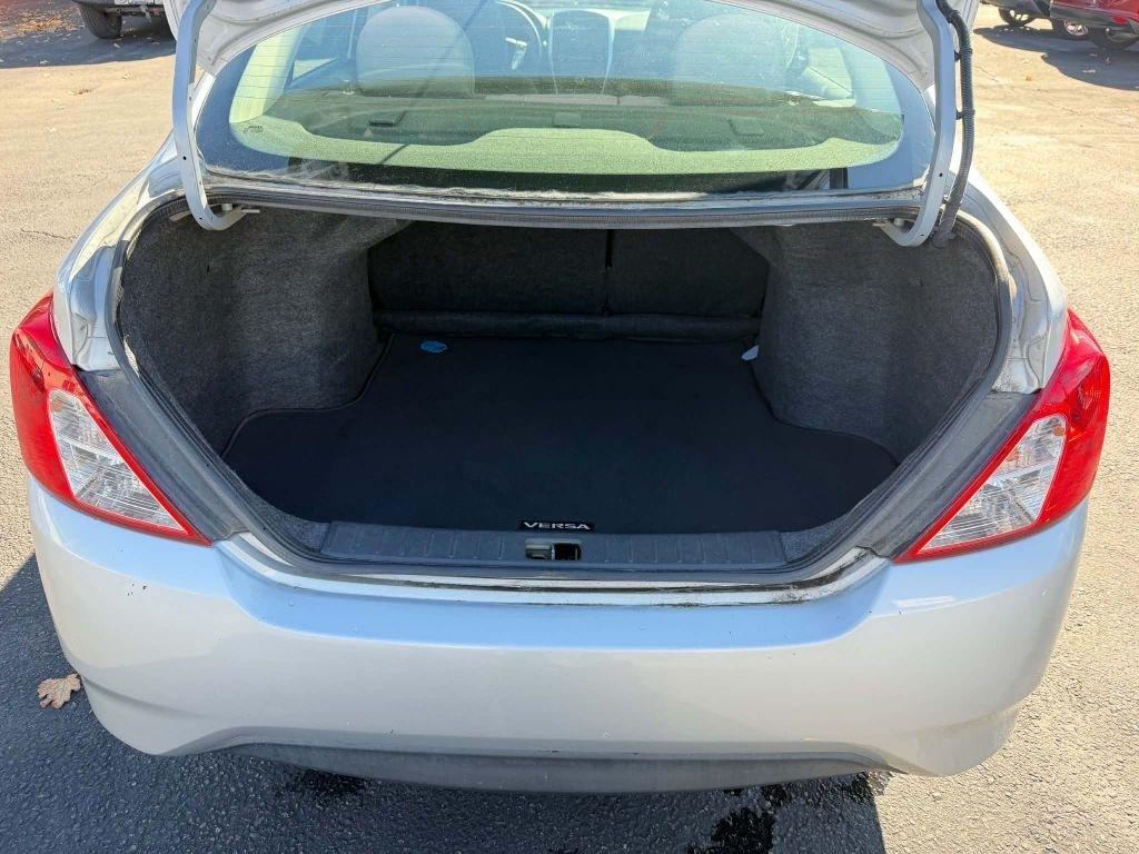 Nissan Versa 1.6 S 5M 2017