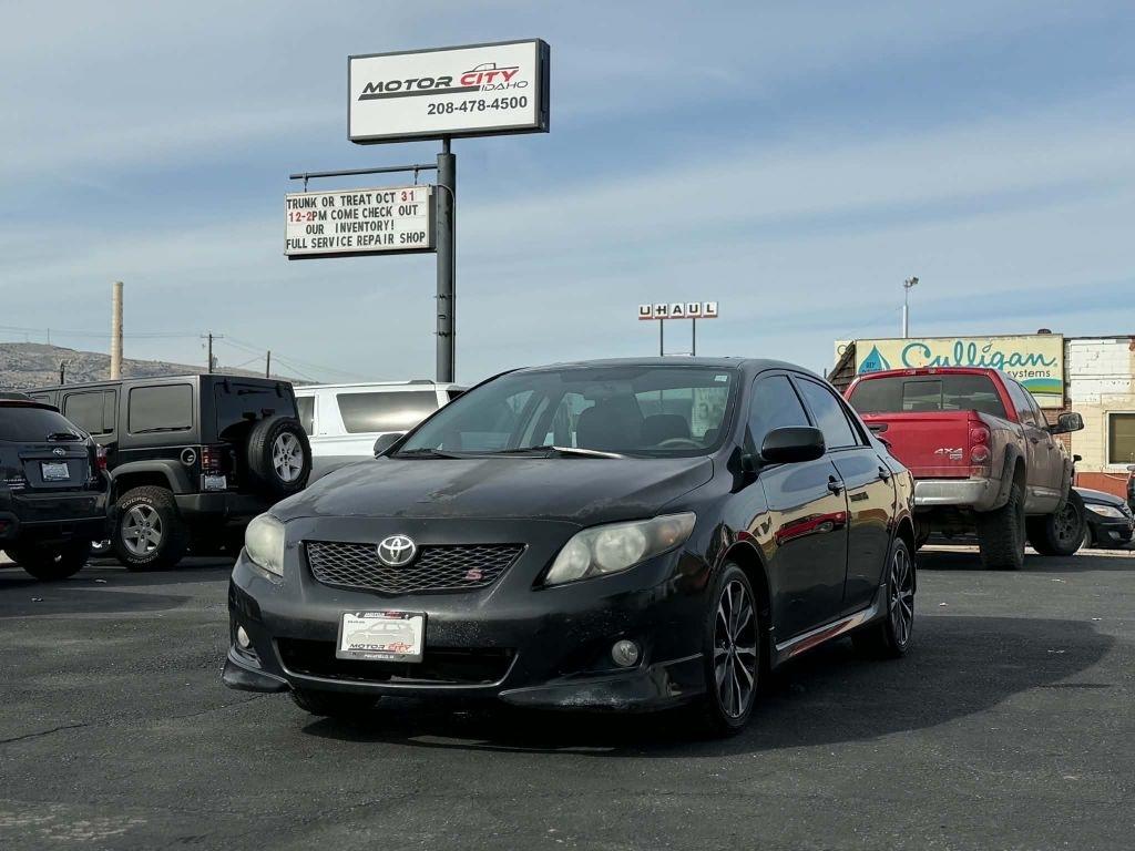 Toyota Corolla Base 5-Speed MT 2010