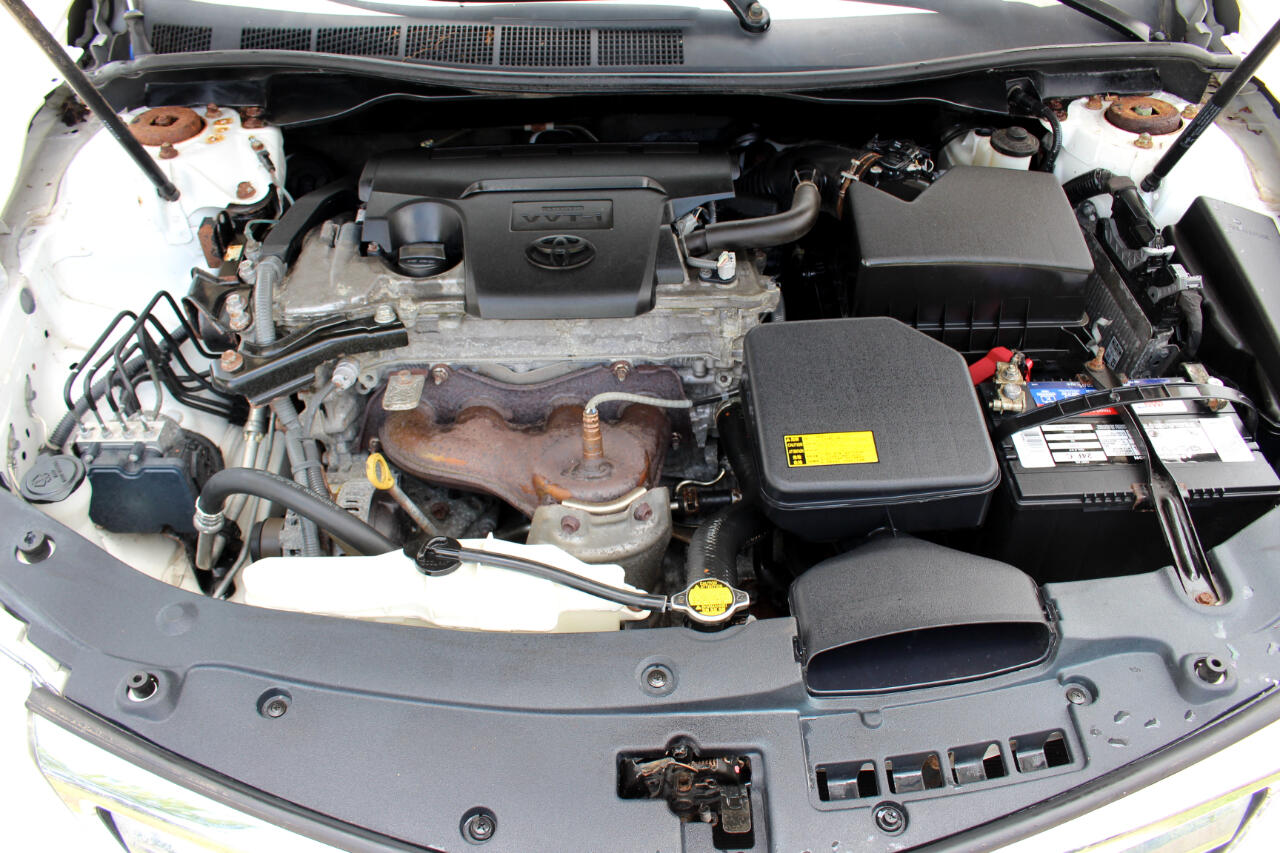 2014 Toyota Camry LE photo 43