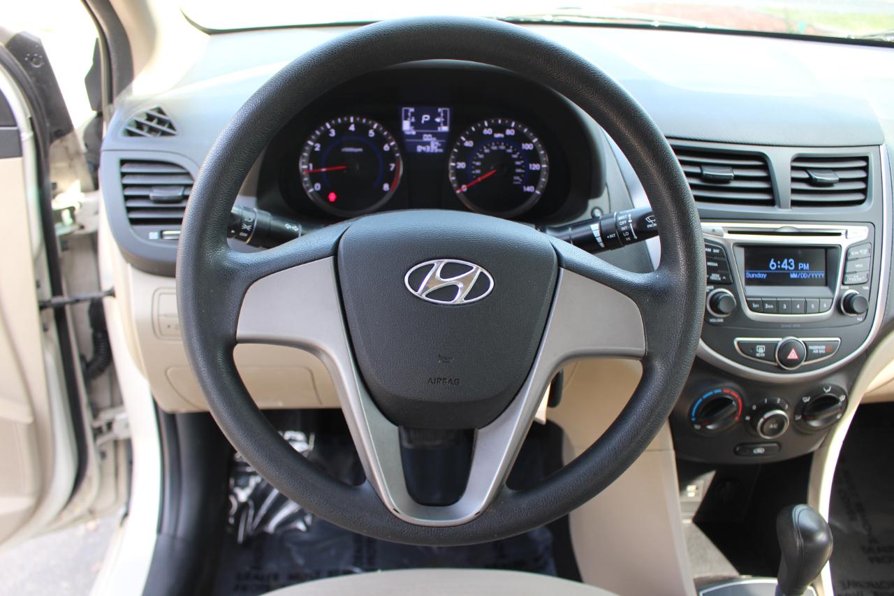 Hyundai Accent SE 2016