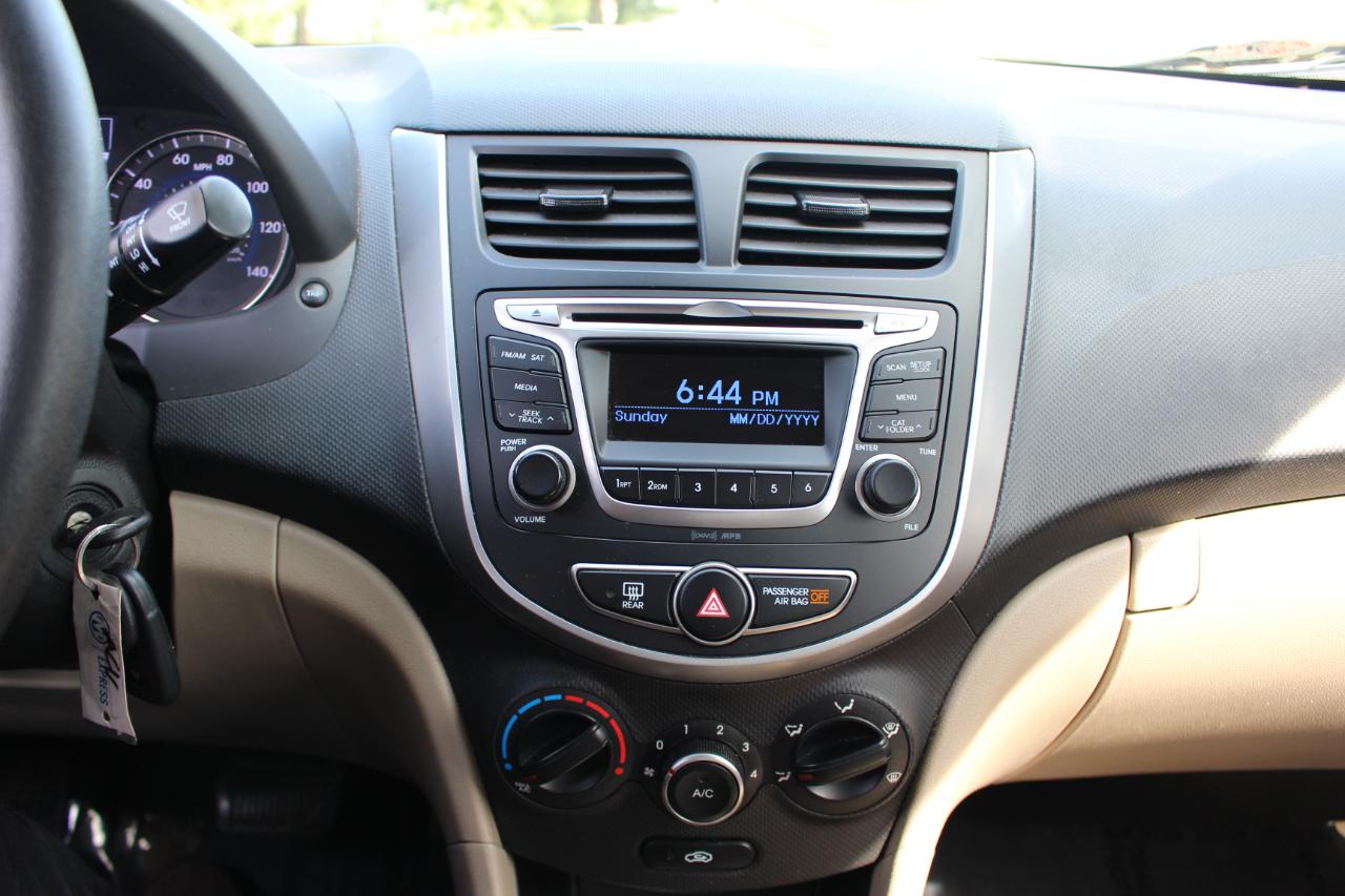 Hyundai Accent SE 2016