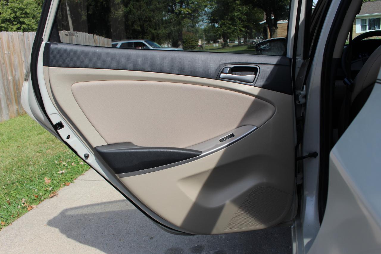 Hyundai Accent SE 2016