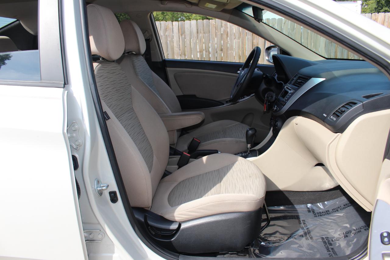 Hyundai Accent SE 2016