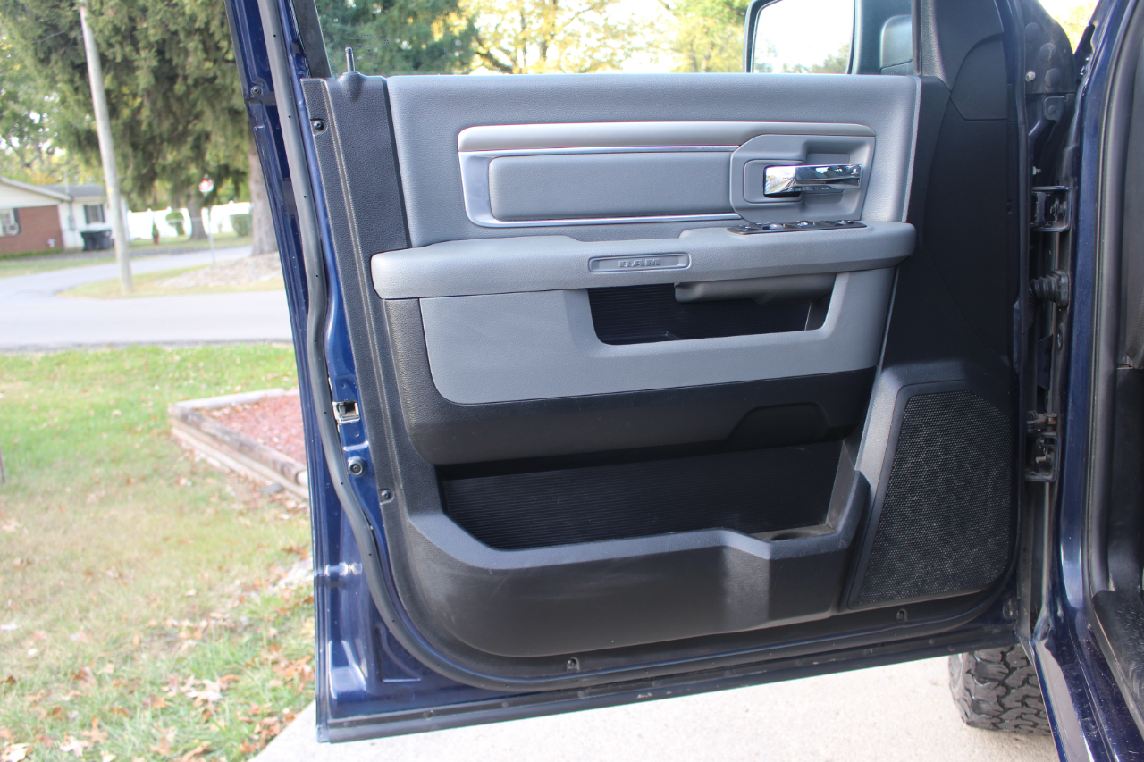 RAM 1500 Big Horn Crew Cab SWB 4WD 2014 RAM 1500 Big Horn Crew Cab SWB 4WD 2014