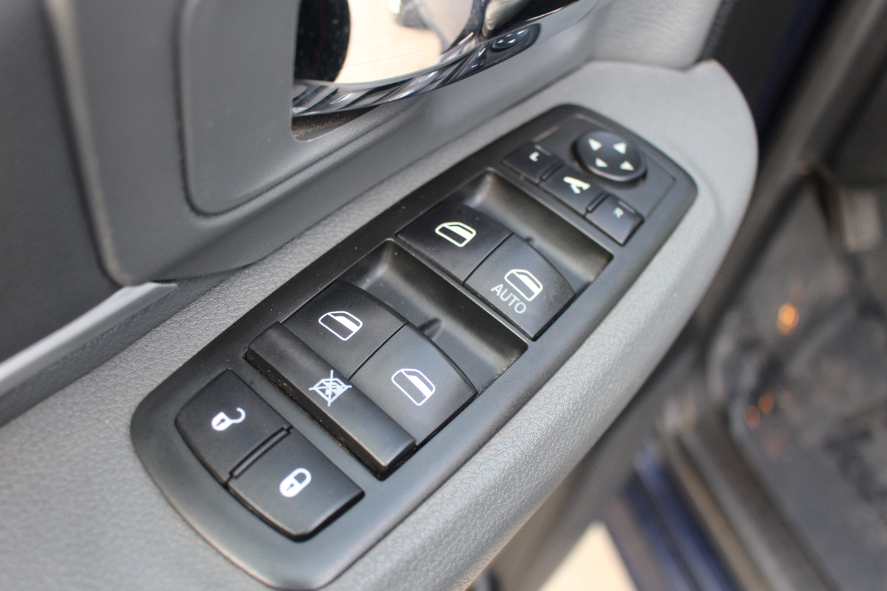 RAM 1500 Big Horn Crew Cab SWB 4WD 2014 RAM 1500 Big Horn Crew Cab SWB 4WD 2014