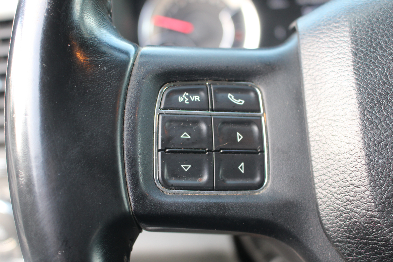 RAM 1500 Big Horn Crew Cab SWB 4WD 2014 RAM 1500 Big Horn Crew Cab SWB 4WD 2014