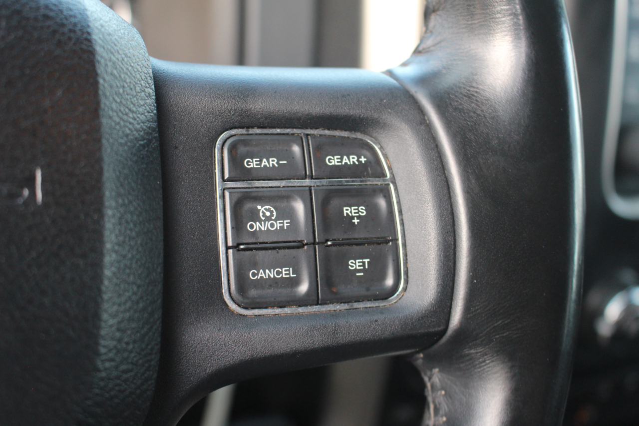 RAM 1500 Big Horn Crew Cab SWB 4WD 2014 RAM 1500 Big Horn Crew Cab SWB 4WD 2014