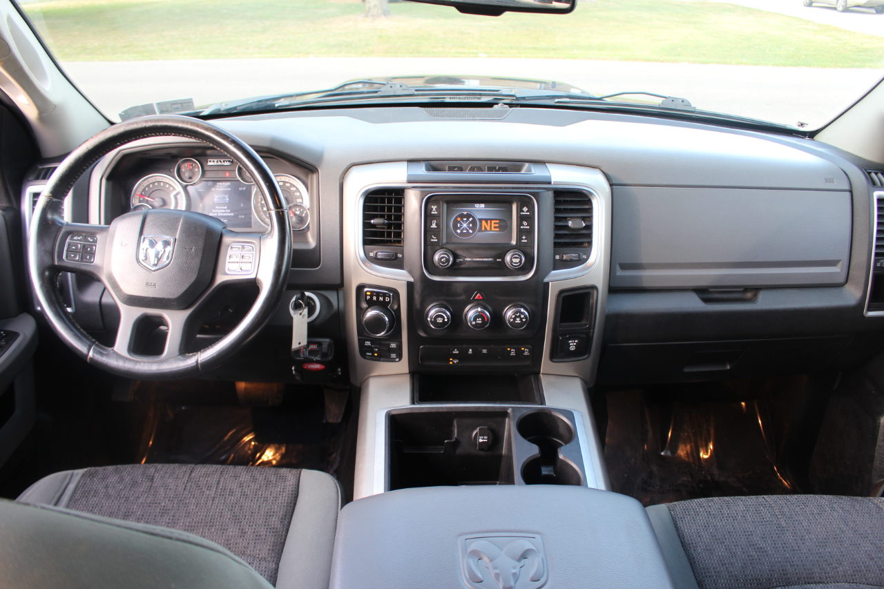 RAM 1500 Big Horn Crew Cab SWB 4WD 2014 RAM 1500 Big Horn Crew Cab SWB 4WD 2014