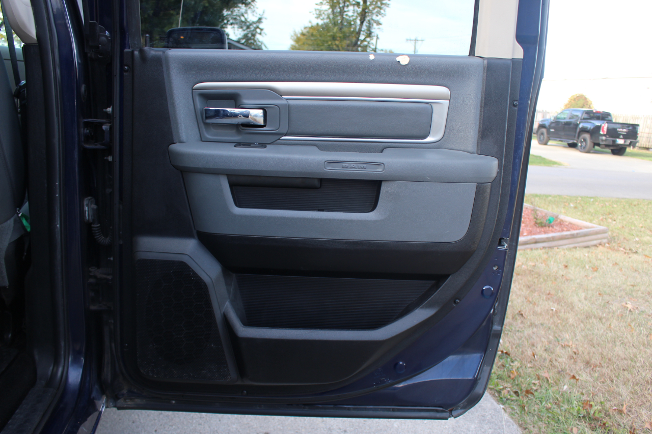 RAM 1500 Big Horn Crew Cab SWB 4WD 2014 RAM 1500 Big Horn Crew Cab SWB 4WD 2014