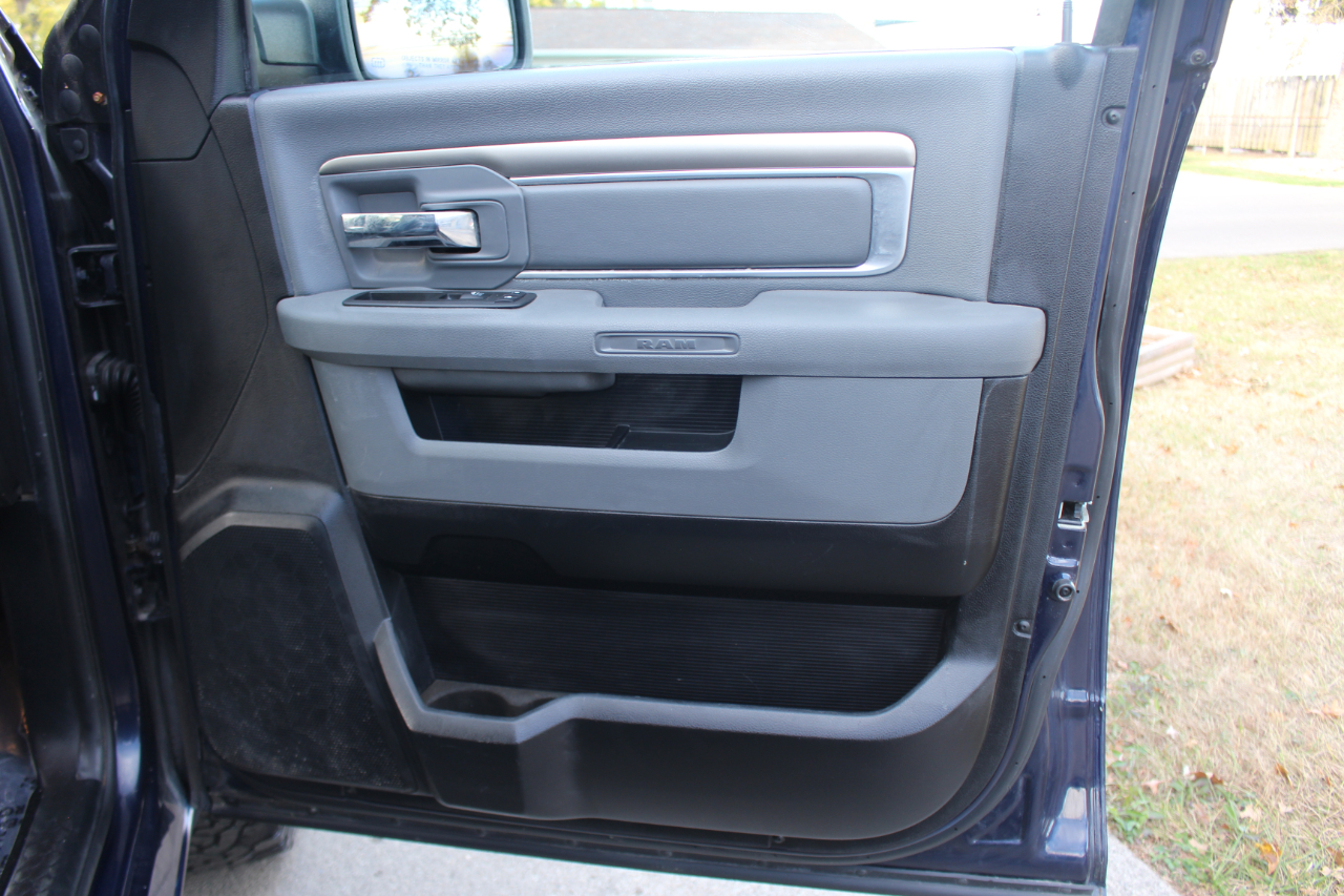 RAM 1500 Big Horn Crew Cab SWB 4WD 2014 RAM 1500 Big Horn Crew Cab SWB 4WD 2014