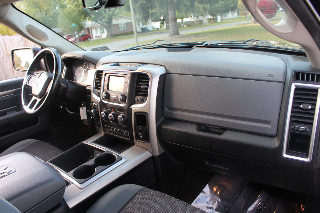 RAM 1500 Big Horn Crew Cab SWB 4WD 2014 RAM 1500 Big Horn Crew Cab SWB 4WD 2014