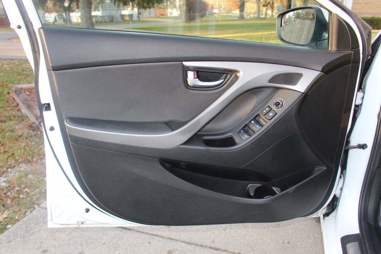 Hyundai Elantra SE 2015