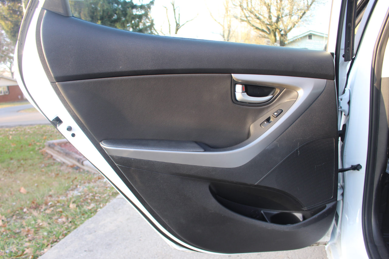 Hyundai Elantra SE 2015