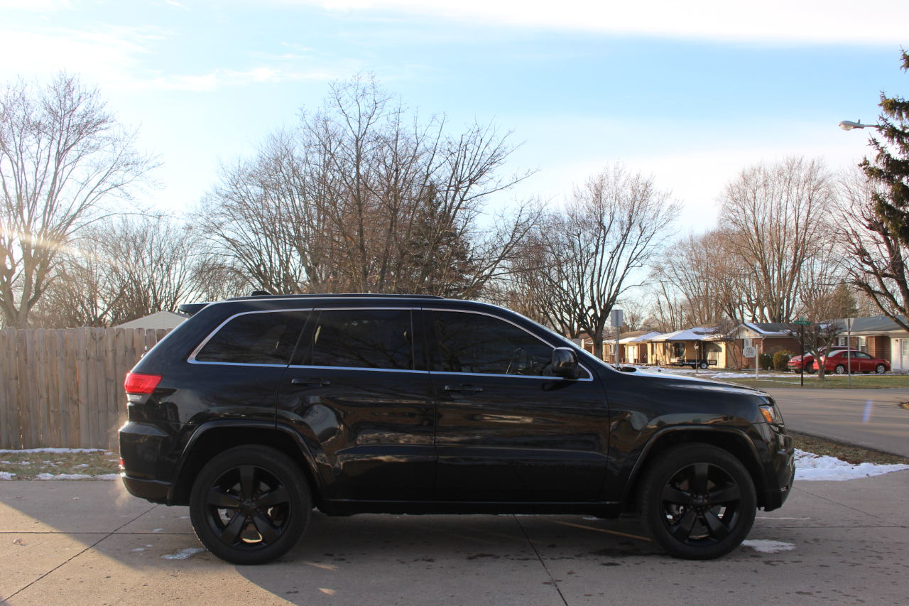 Jeep Grand Cherokee Laredo 4WD 2015