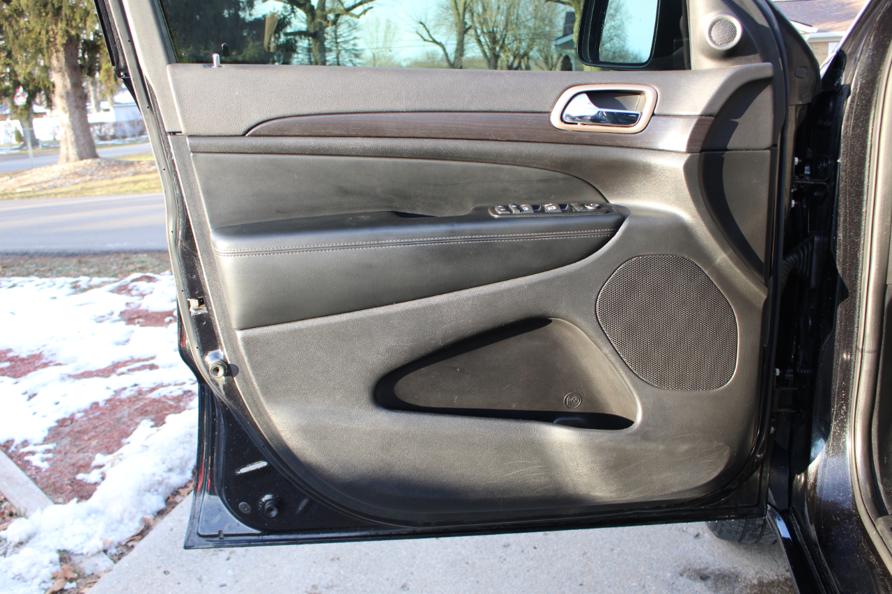 Jeep Grand Cherokee Laredo 4WD 2015