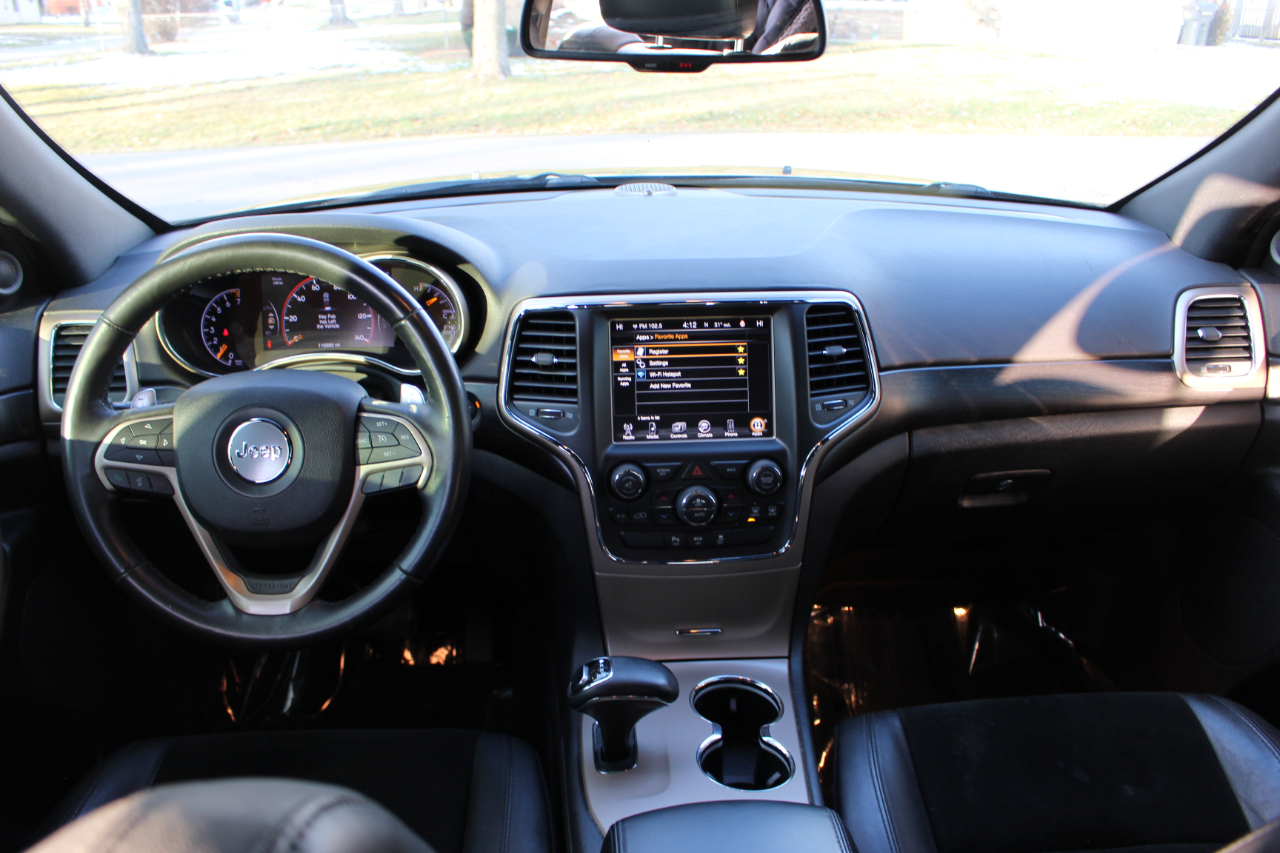 Jeep Grand Cherokee Laredo 4WD 2015