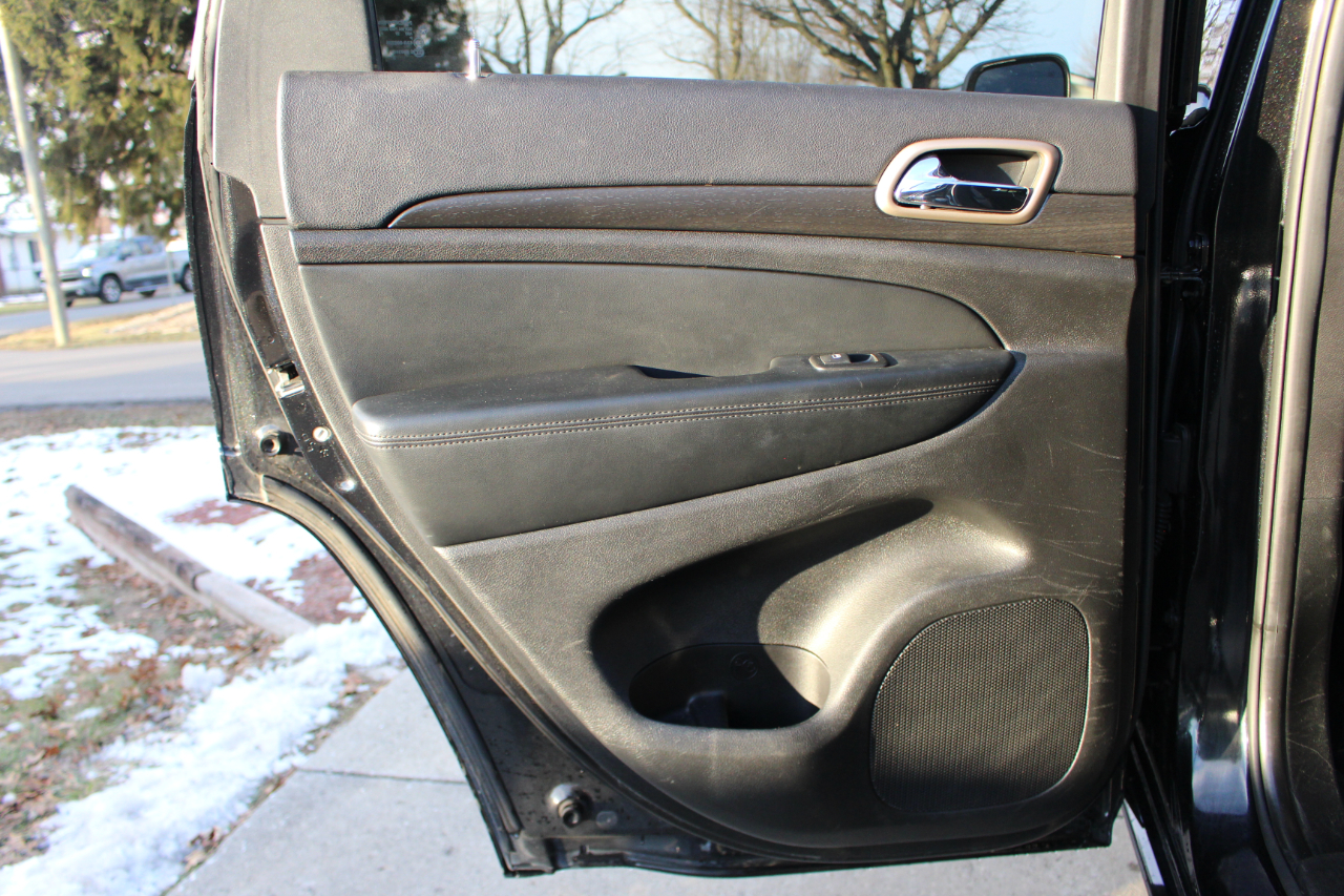 Jeep Grand Cherokee Laredo 4WD 2015