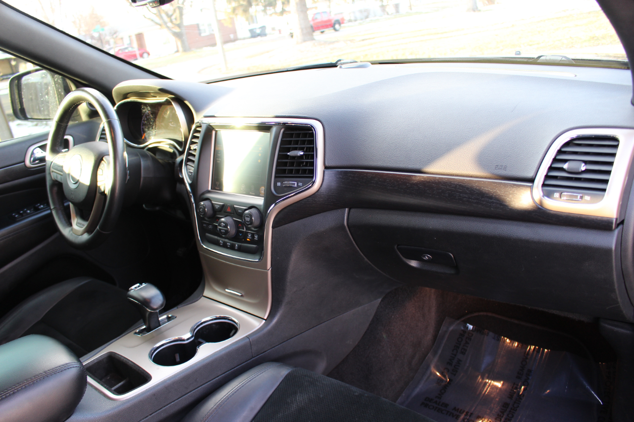 Jeep Grand Cherokee Laredo 4WD 2015