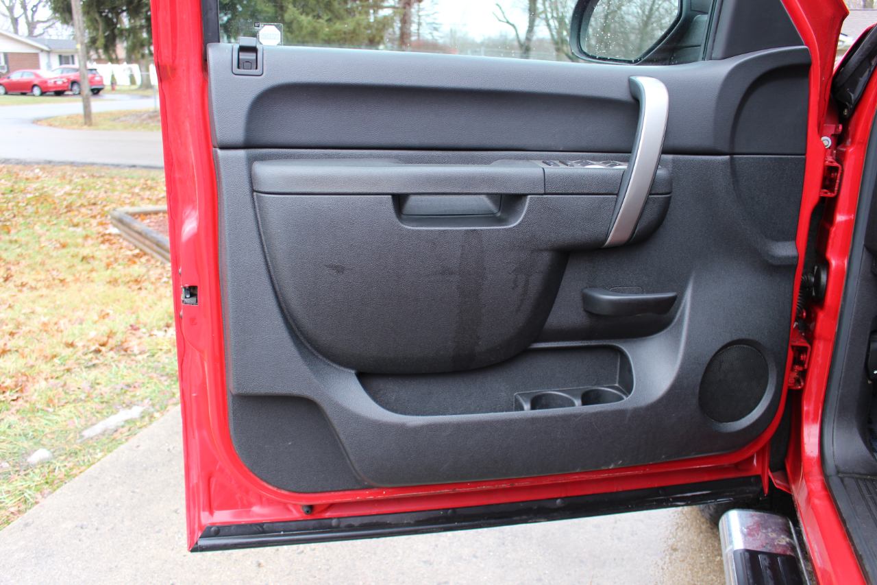 Chevrolet Silverado 1500 LT Crew Cab 4WD 2011