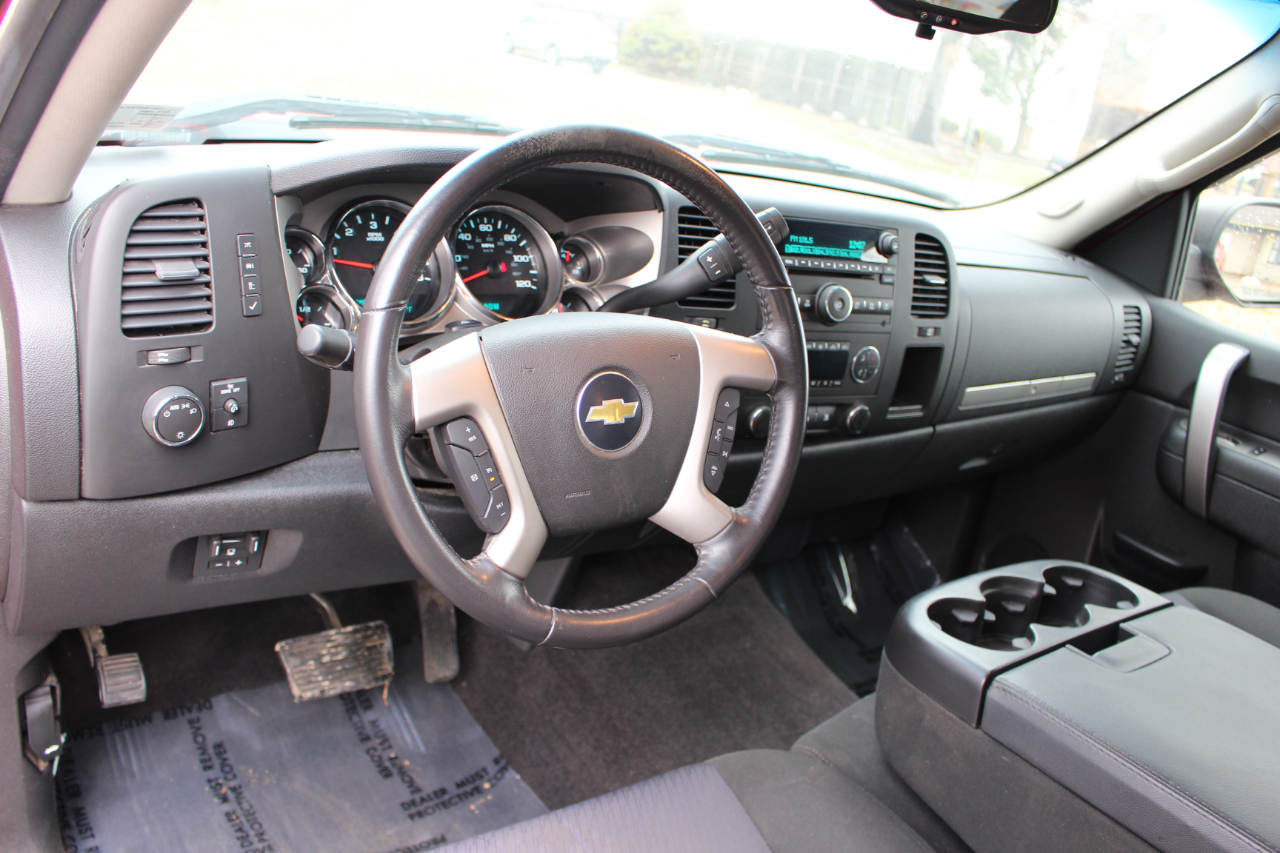 Chevrolet Silverado 1500 LT Crew Cab 4WD 2011