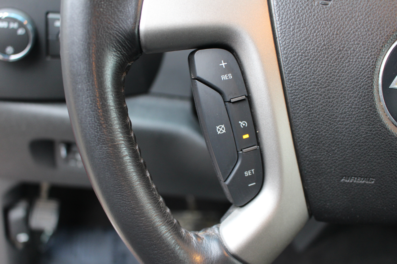 Chevrolet Silverado 1500 LT Crew Cab 4WD 2011