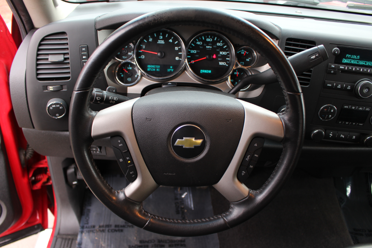 Chevrolet Silverado 1500 LT Crew Cab 4WD 2011