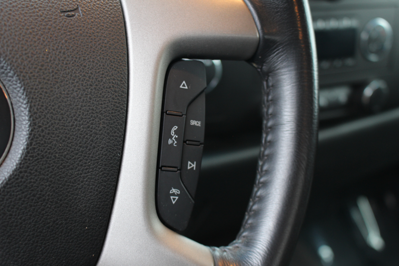 Chevrolet Silverado 1500 LT Crew Cab 4WD 2011