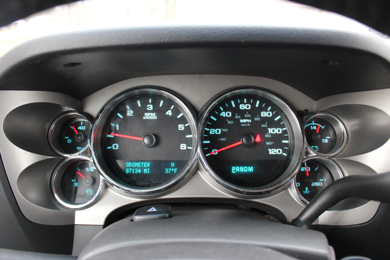 Chevrolet Silverado 1500 LT Crew Cab 4WD 2011