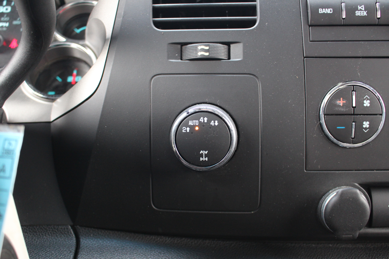 Chevrolet Silverado 1500 LT Crew Cab 4WD 2011