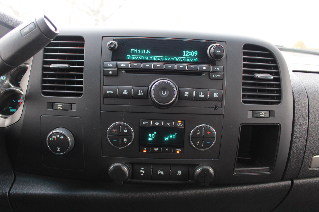 Chevrolet Silverado 1500 LT Crew Cab 4WD 2011