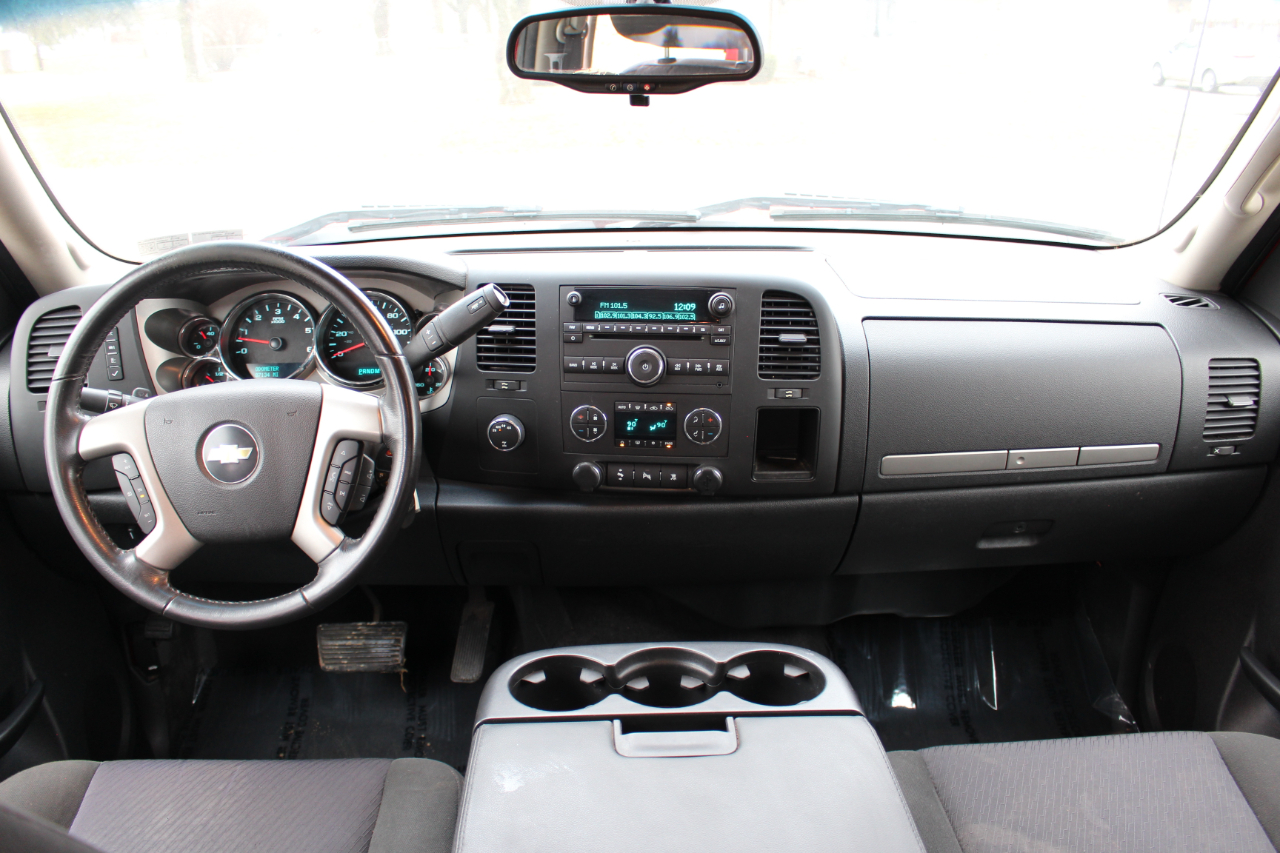 Chevrolet Silverado 1500 LT Crew Cab 4WD 2011