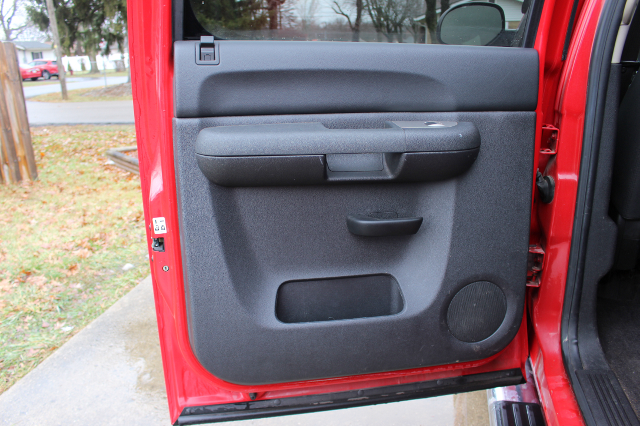 Chevrolet Silverado 1500 LT Crew Cab 4WD 2011