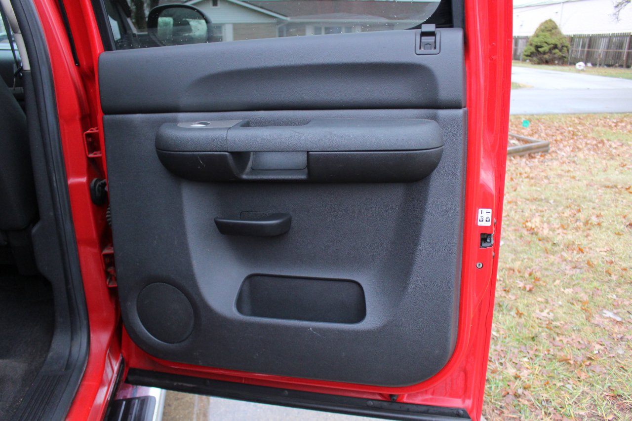 Chevrolet Silverado 1500 LT Crew Cab 4WD 2011