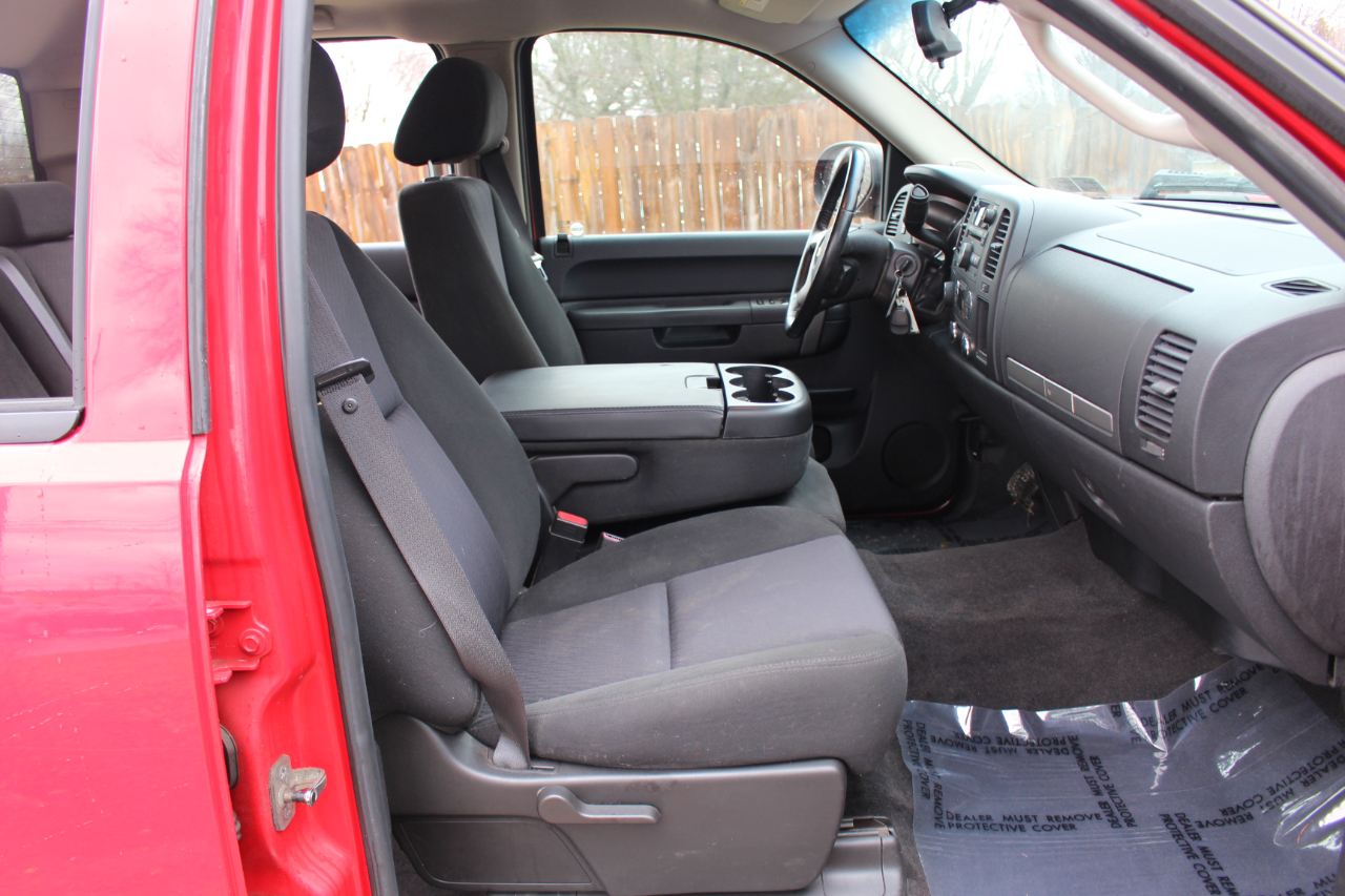 Chevrolet Silverado 1500 LT Crew Cab 4WD 2011