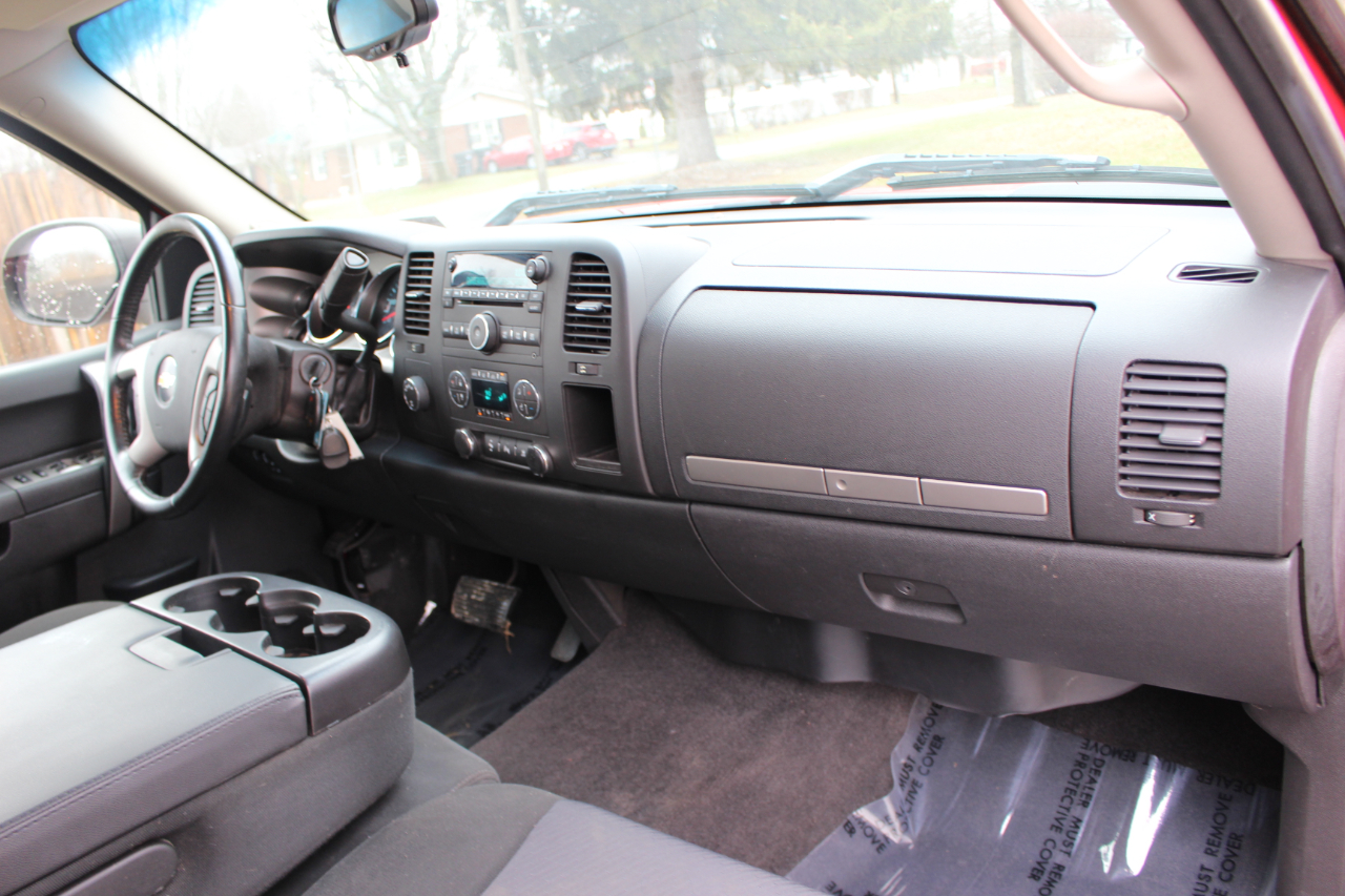 Chevrolet Silverado 1500 LT Crew Cab 4WD 2011