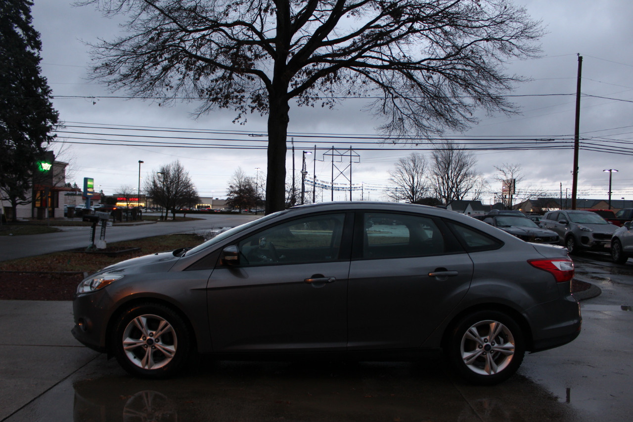 Ford Focus SE Sedan 2014