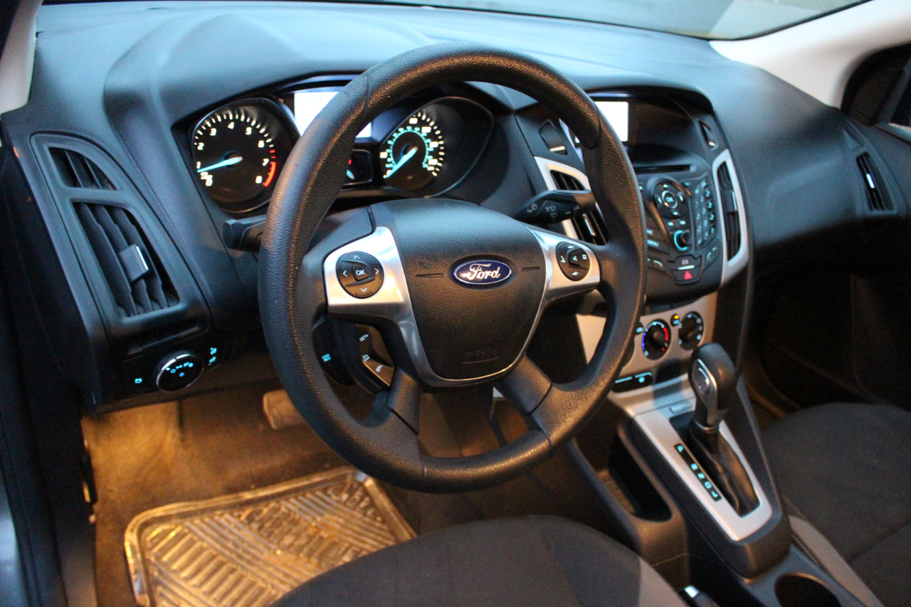 Ford Focus SE Sedan 2014