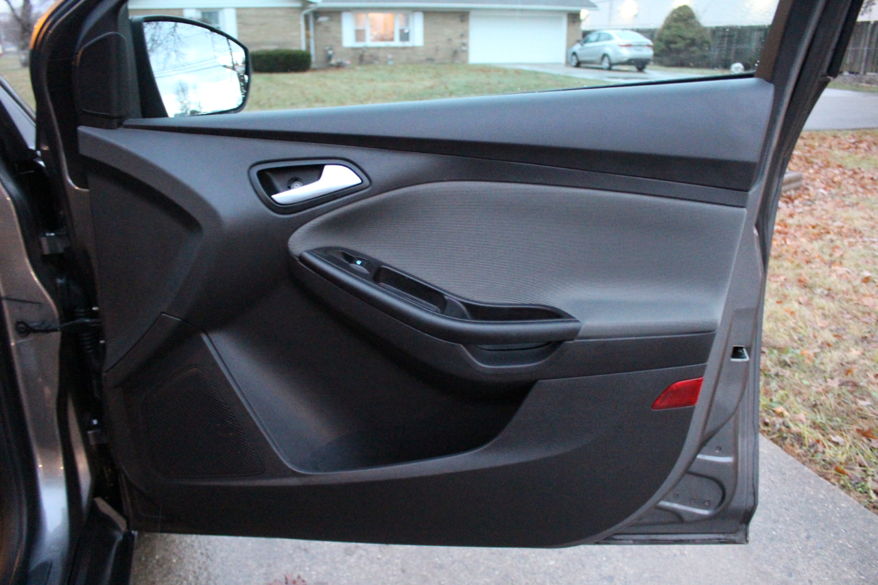 Ford Focus SE Sedan 2014