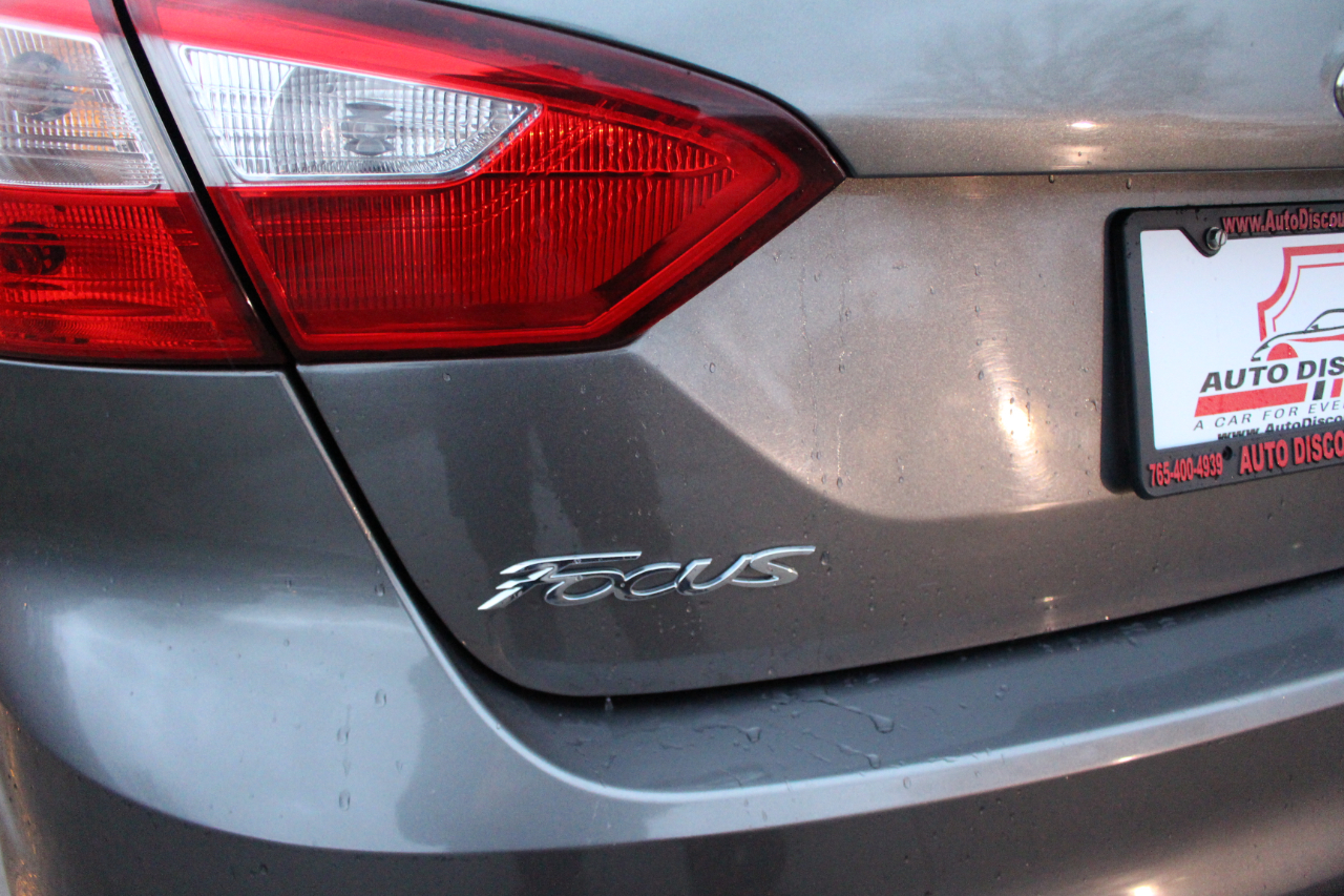 Ford Focus SE Sedan 2014