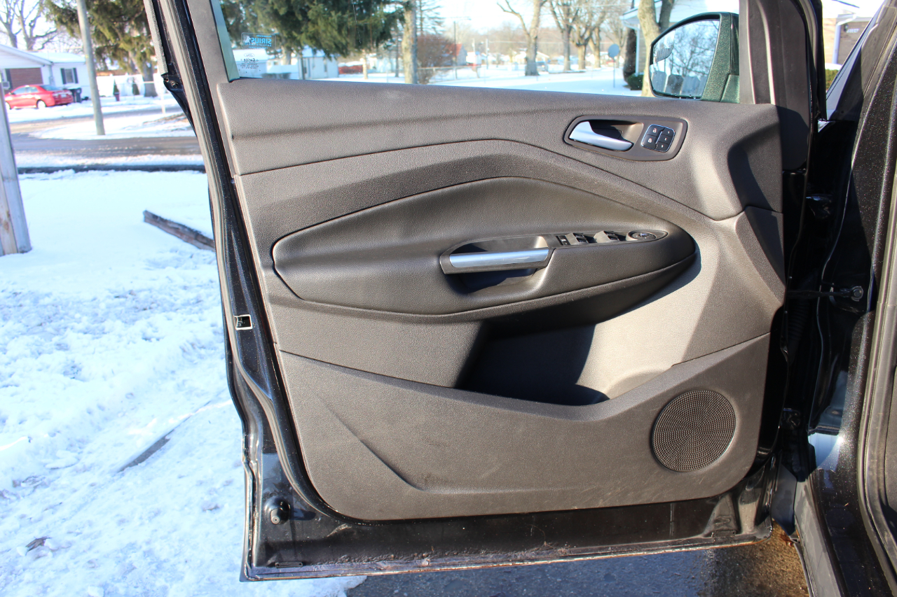 Ford Escape Titanium 4WD 2014