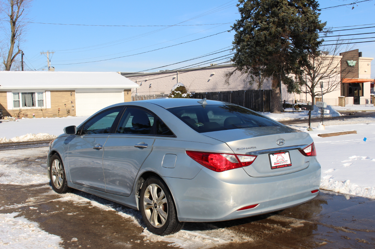 Hyundai Sonata SE Auto 2011