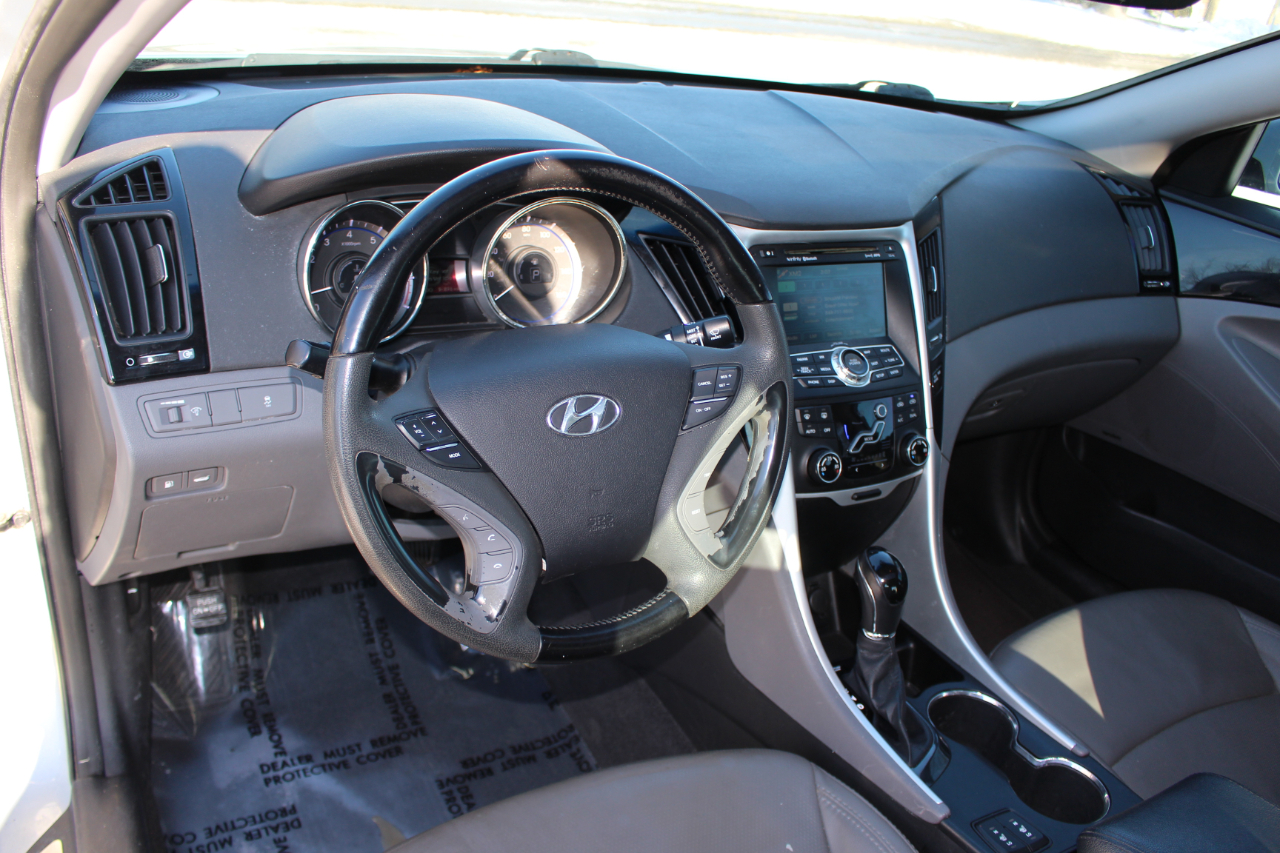 Hyundai Sonata SE Auto 2011