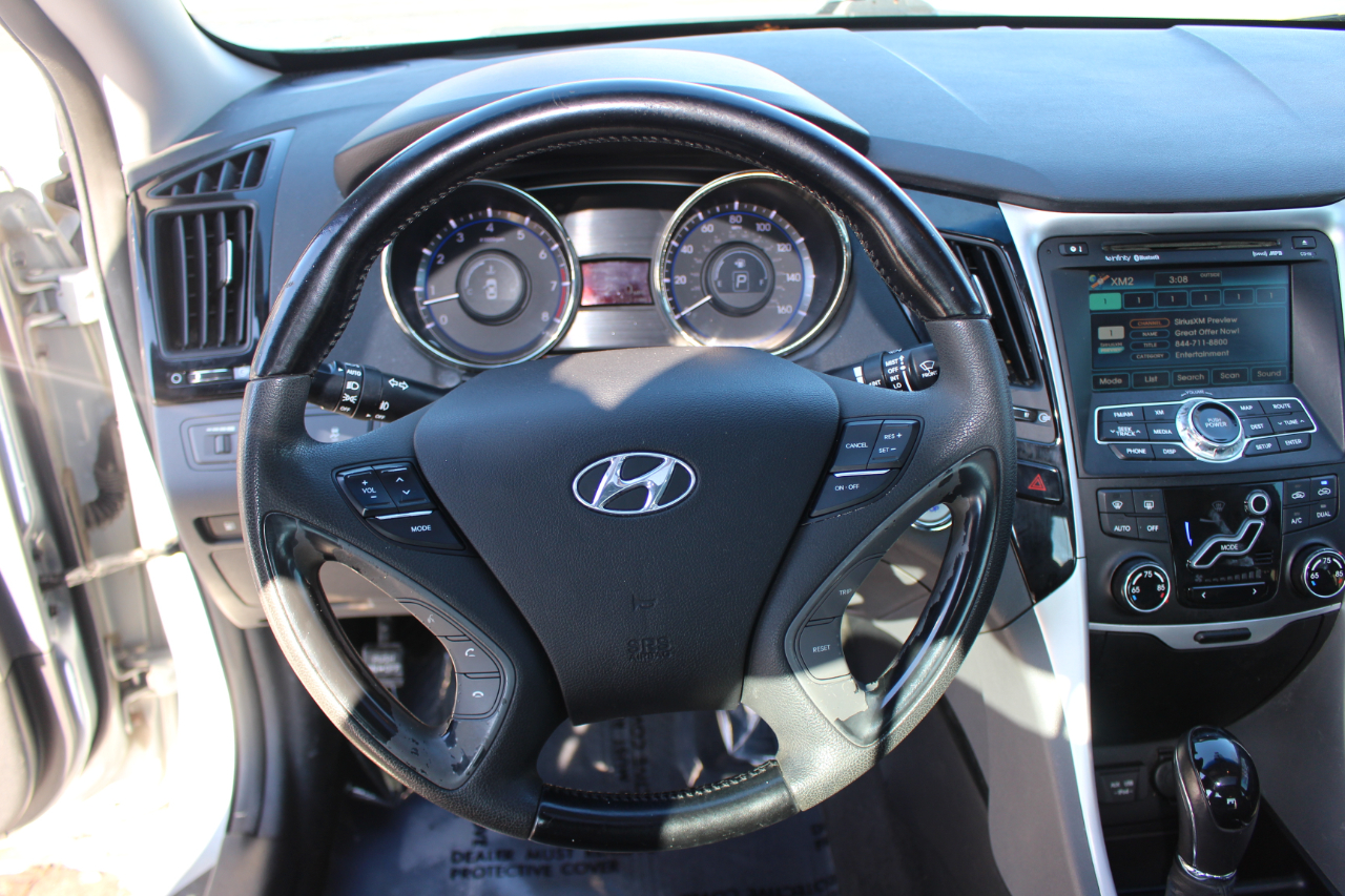Hyundai Sonata SE Auto 2011